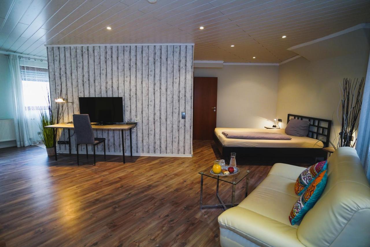 Gaestehaus Praesenzhof 本斯海姆 外观 照片