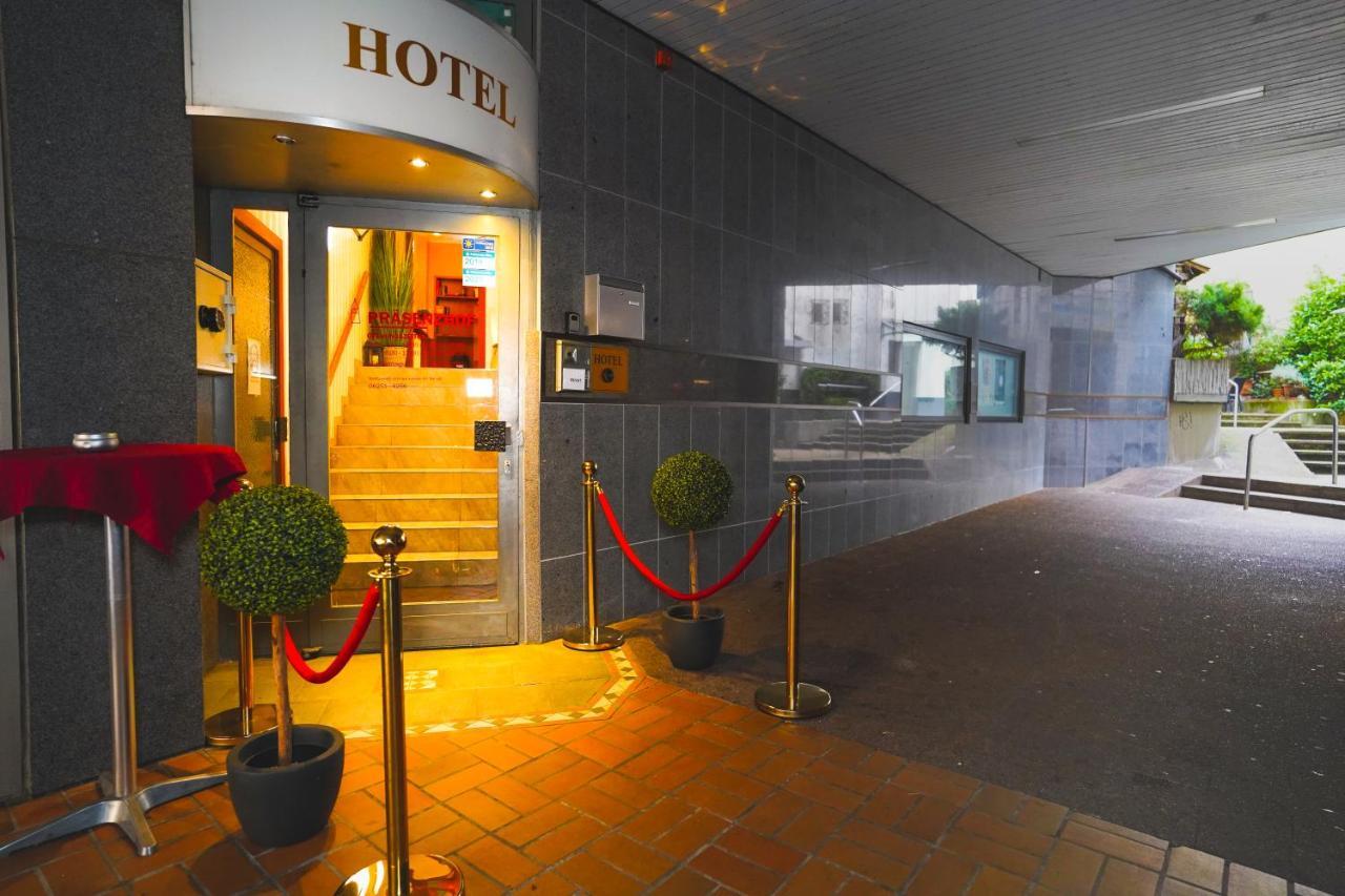 Gaestehaus Praesenzhof 本斯海姆 外观 照片